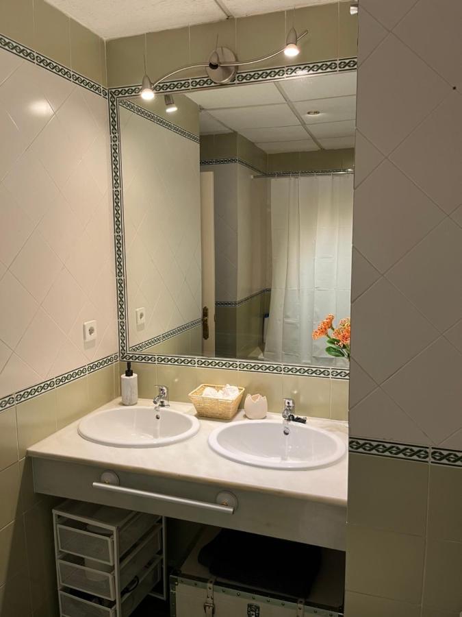 Very Nice Apartament. City Center. Private Parking Seville Luaran gambar