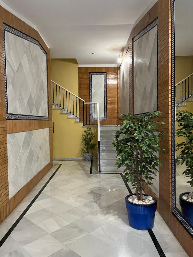 Very Nice Apartament. City Center. Private Parking Seville Luaran gambar