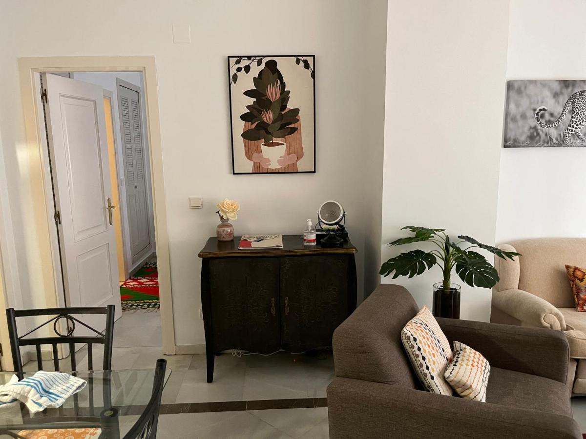 Very Nice Apartament. City Center. Private Parking Seville Luaran gambar