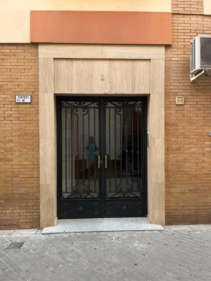 Very Nice Apartament. City Center. Private Parking Seville Luaran gambar